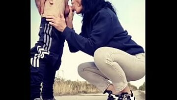 Gabriella Lunas lo lleva a la carretera: Blowjob y Doggystyle Cumshot con Speedyfucker