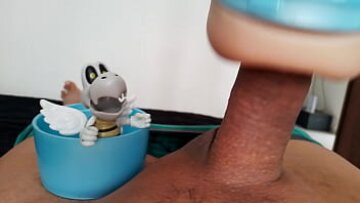 Sesión de Fleshlight de Dick sin cortar con un primer plano de Cumshot
