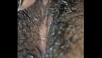Tiempo de juego del vibrador íntimo de la esposa de Desi